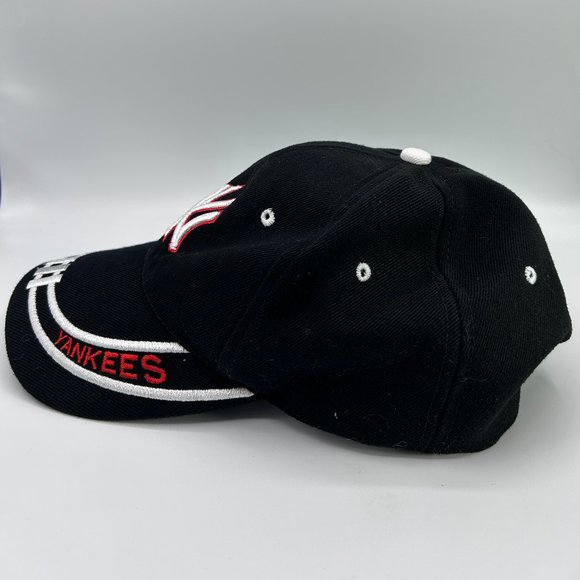 New York Yankee Baseball Cap Adjustable Strap Logo Black White Red Hat - Picture 5 of 8